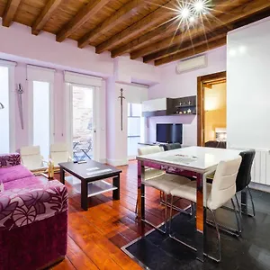 Apartment Con Patio Junto A La Catedral By Ap